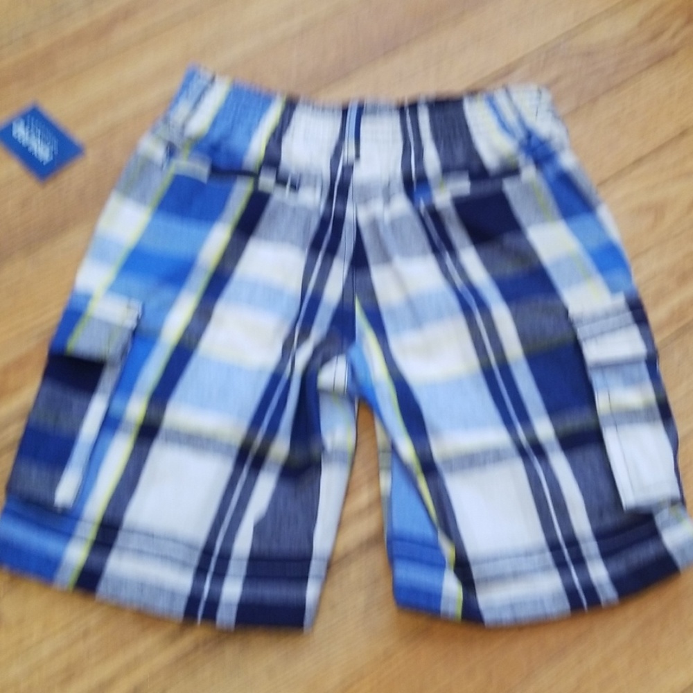 Shorts - Picture 3 of 3